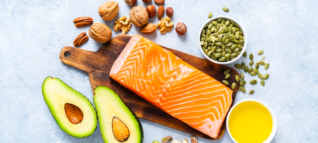 5 Makanan Sumber Lemak Sehat Ini Aman Dikonsumsi Saat Diet: Hentikan Ketakutanmu pada Lemak!